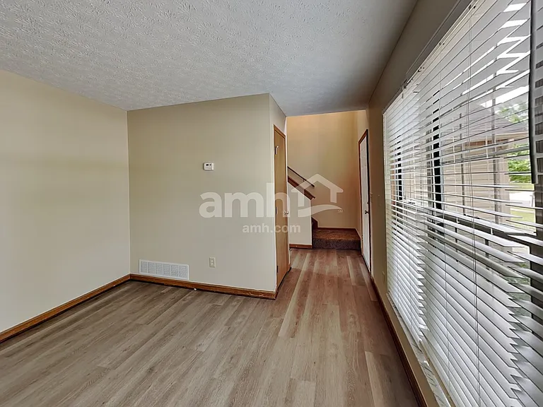 172 Steiger Ct — Photo 4
