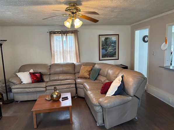 105 W Campbell St, Murray, NE 68409