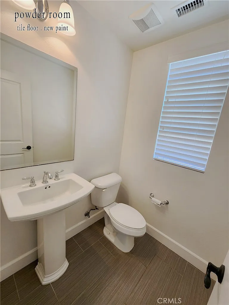 3 bed, 2.5 bath, 1978 sqft, $5,000 — Photo 4
