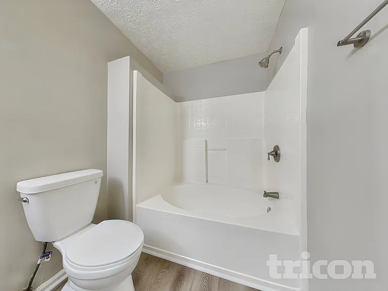 140 N Greenfield Cir — Photo 10