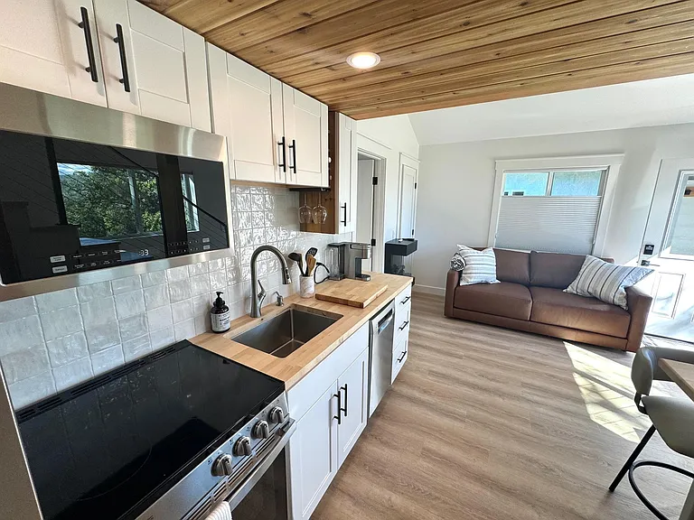Country Hills Ln — Photo 6
