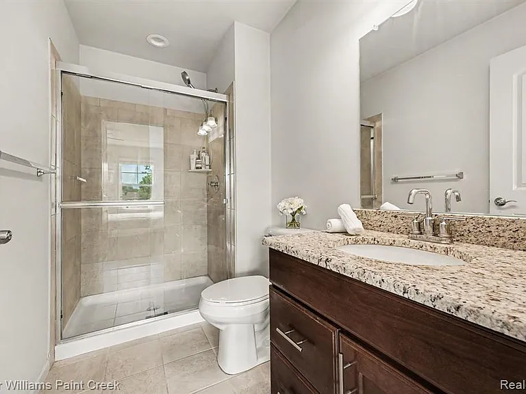 4923 Treeside Ln — Photo 9