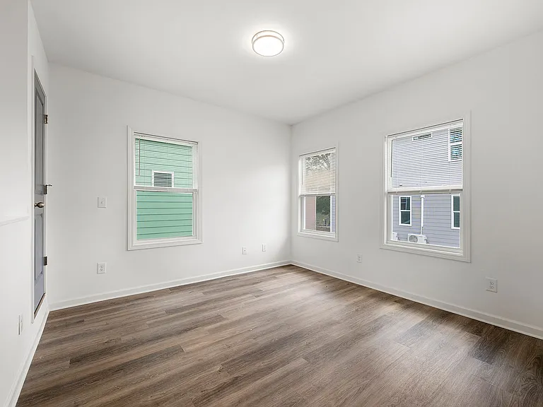 255 Love St SW #B3 — Photo 3