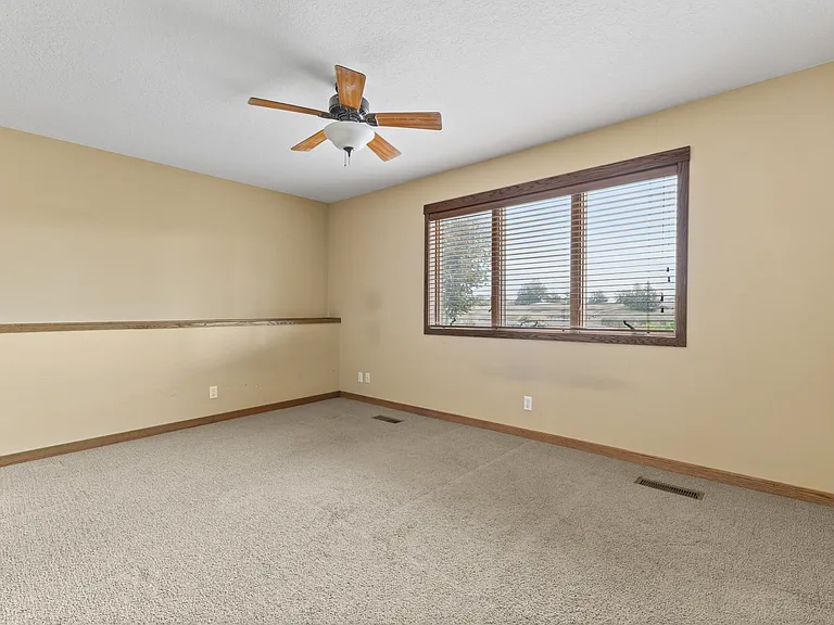 11435 Kenyon Ct NE — Photo 31