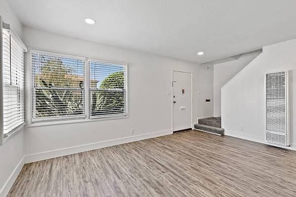 1st image of 481 Thornally Dr