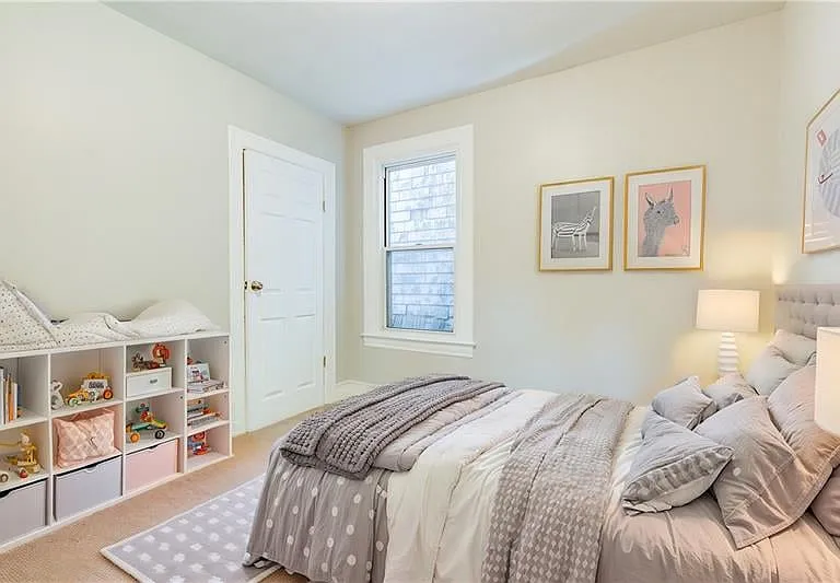 211 W Burgess St — Photo 18