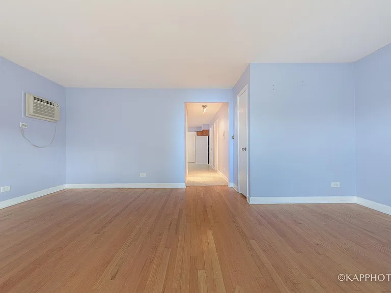 5942 W Addison St #1 — Photo 3