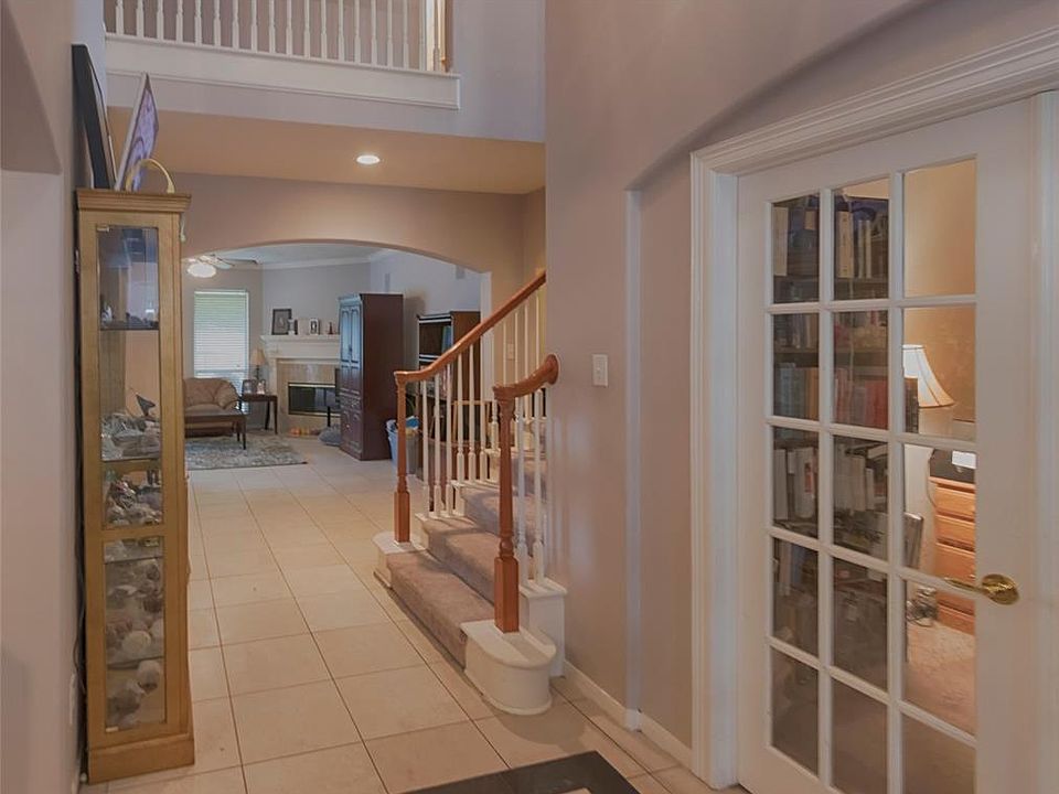 1st image of 316 Shore Breeze Ln