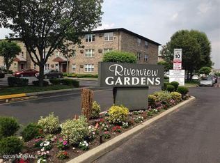 44 Riverview Ct, Secaucus, NJ 07094