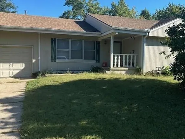 503 Corral Dr, Belton, MO 64012