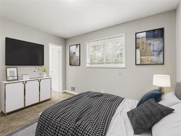 Pinewood Townhomes — Photo 15