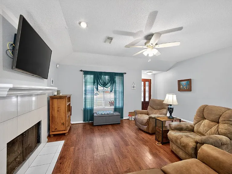 1017 Pin Oak Dr — Photo 6