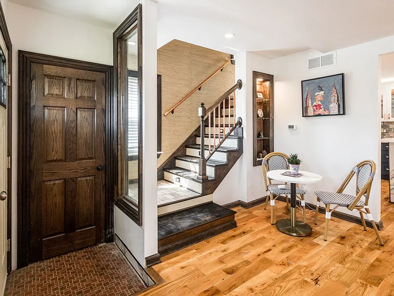 3863 Seneca St — Photo 3