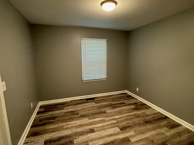 215 Lee Rd — Photo 11