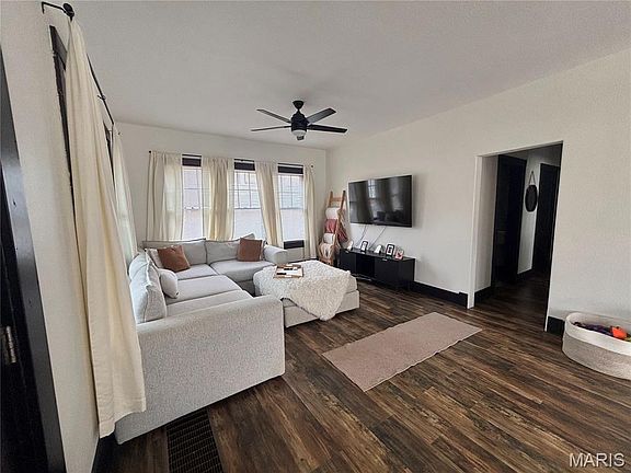 5th image of 230 Magnolia Ave