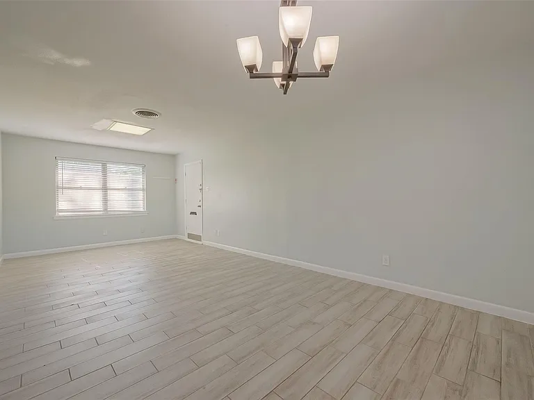 3426 Bradford St — Photo 11