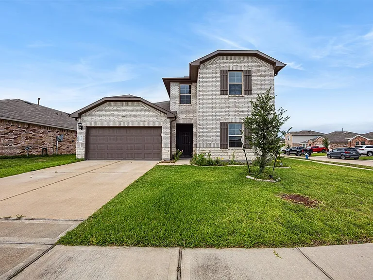 5102 Hedgerose Ln — Photo 2