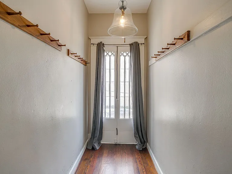 1630 Mistletoe Blvd #B — Photo 7