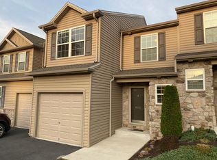 8412 Hamilton St, Hummelstown, PA 17036