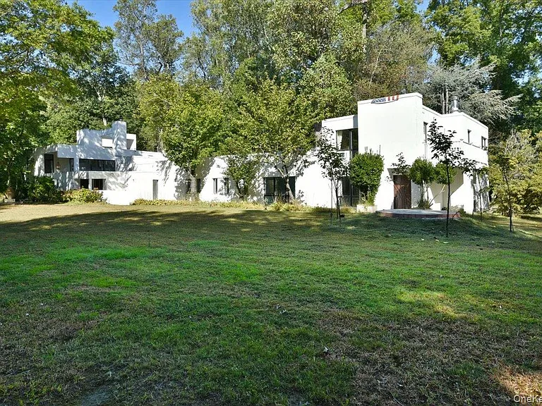 3 Mill Pond Ln — Photo 3