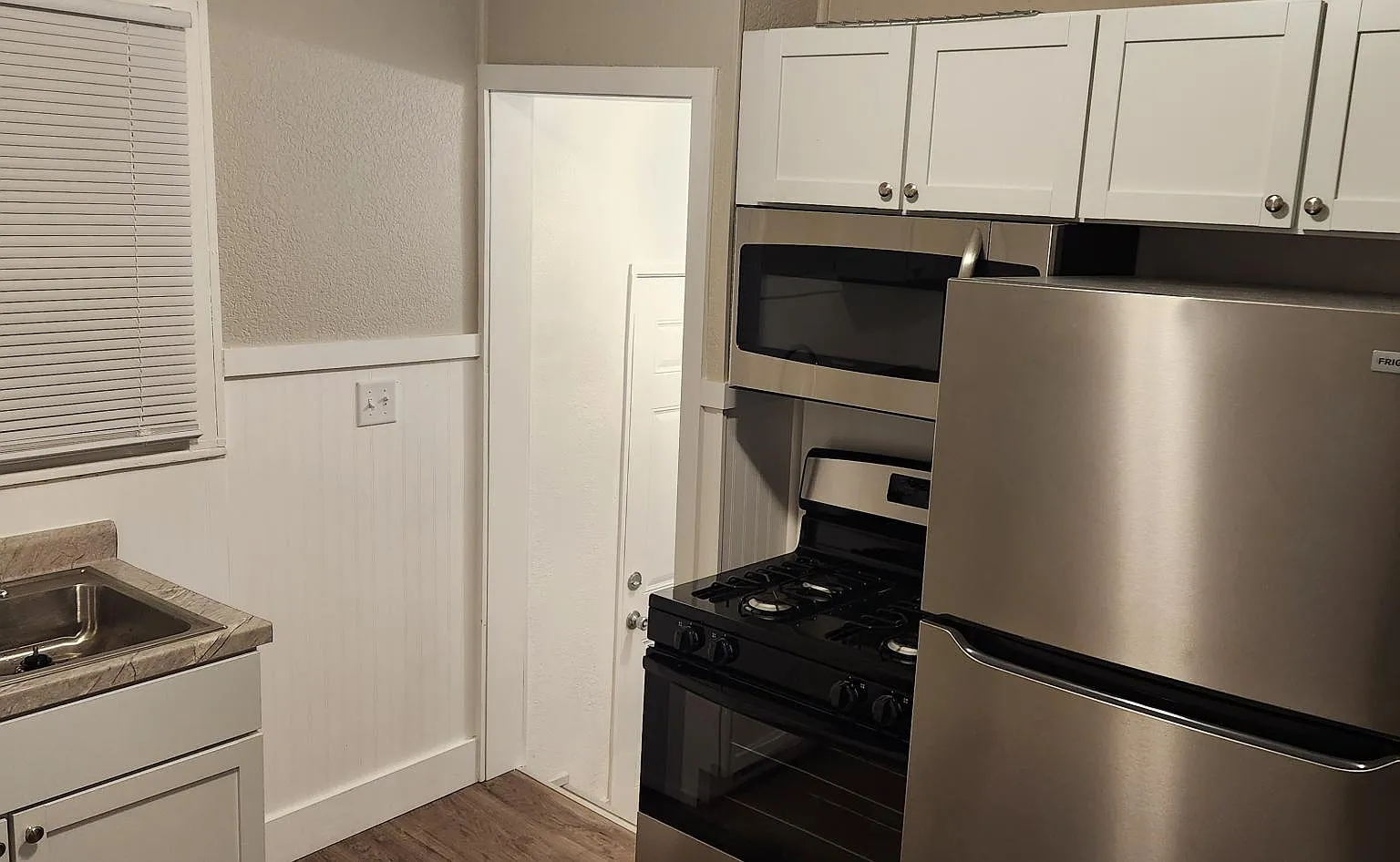 2 bed, 520 sqft, $1,250 — Photo 2