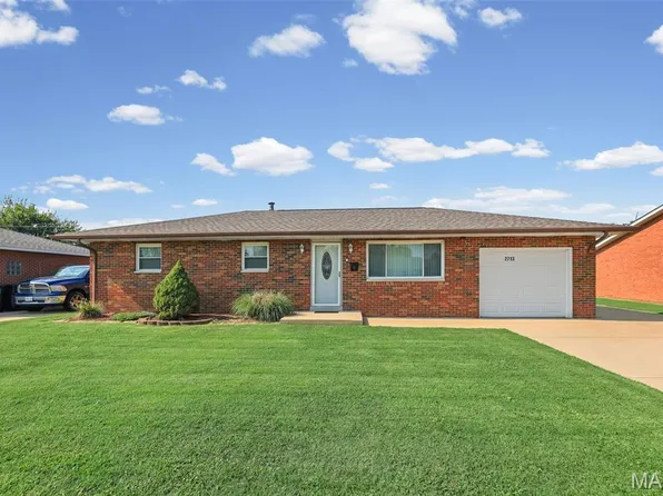2713 Angela Dr, Granite City, IL 62040