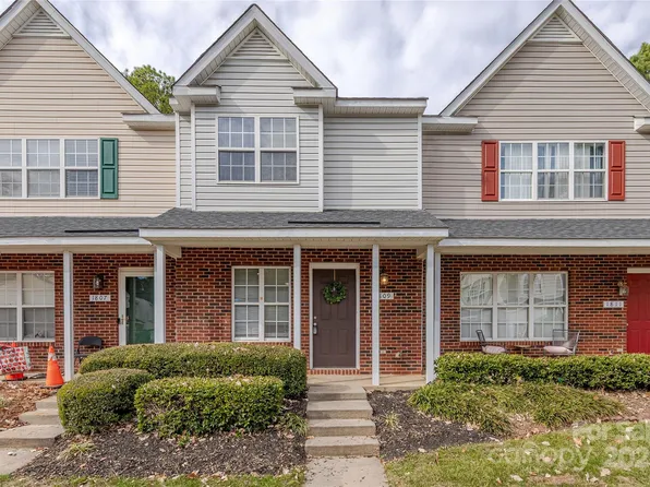 1809 Birch Heights Ct, Charlotte, NC 28213