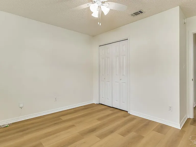 1108 Simpson St — Photo 16