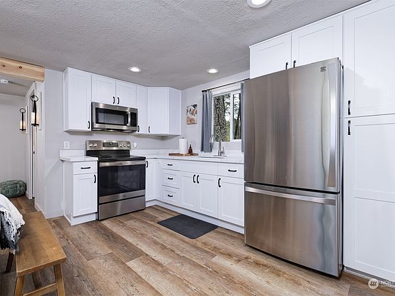 4th image of 50 N Silver Lane