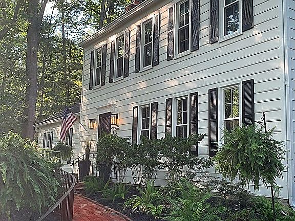 3rd image of 2659 Queen Anne Cir