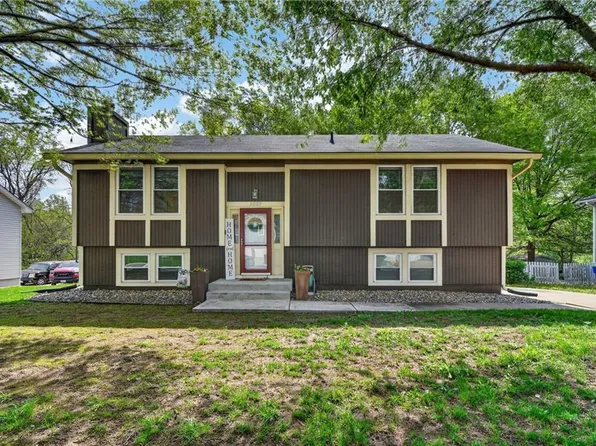 2027 NE Patterson Dr, Lees Summit, MO 64063