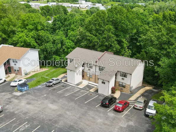 790 Country Aire Ct, Fenton, MO