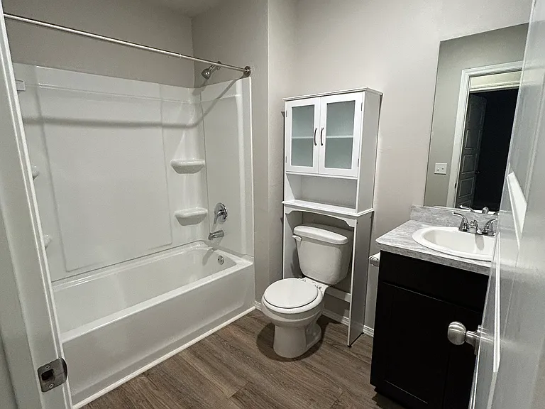3016 S Buffalo Dr — Photo 4