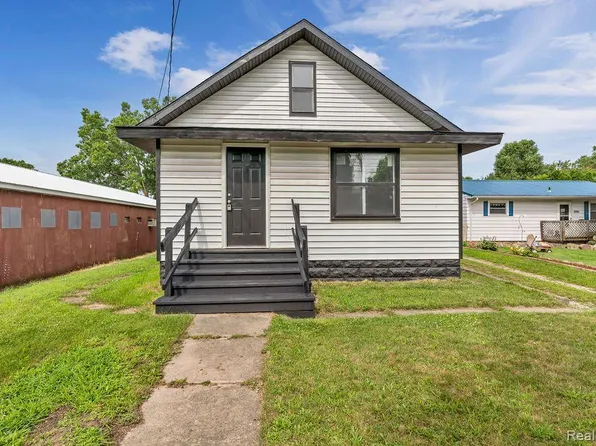 2021 Turner St, Lansing, MI 48906