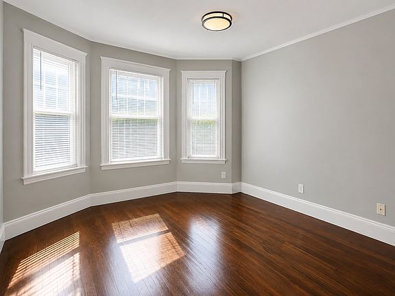 4th image of 22 Rowell St