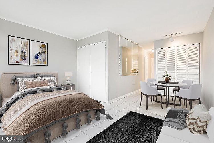 1st image of 801 N Pitt St APT 210