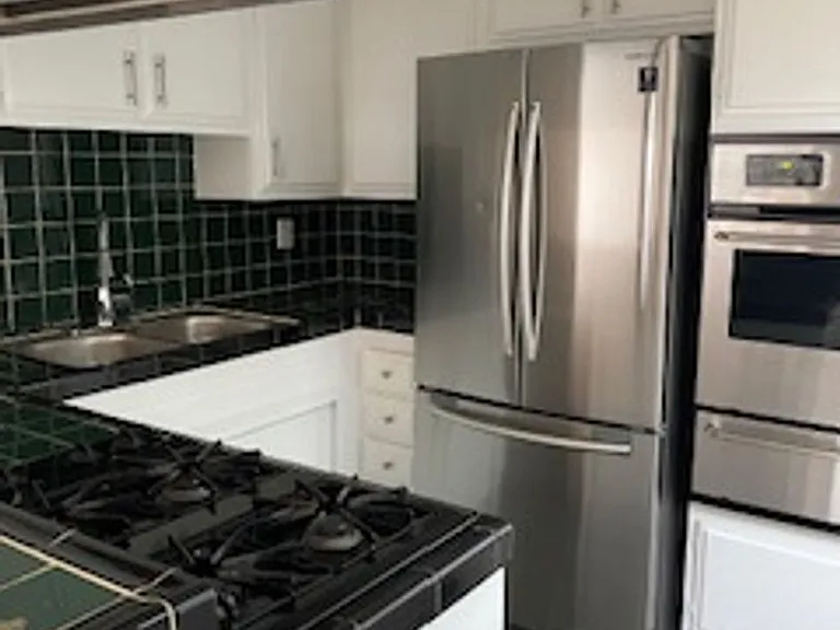 725 N Sycamore Ave — Photo 5