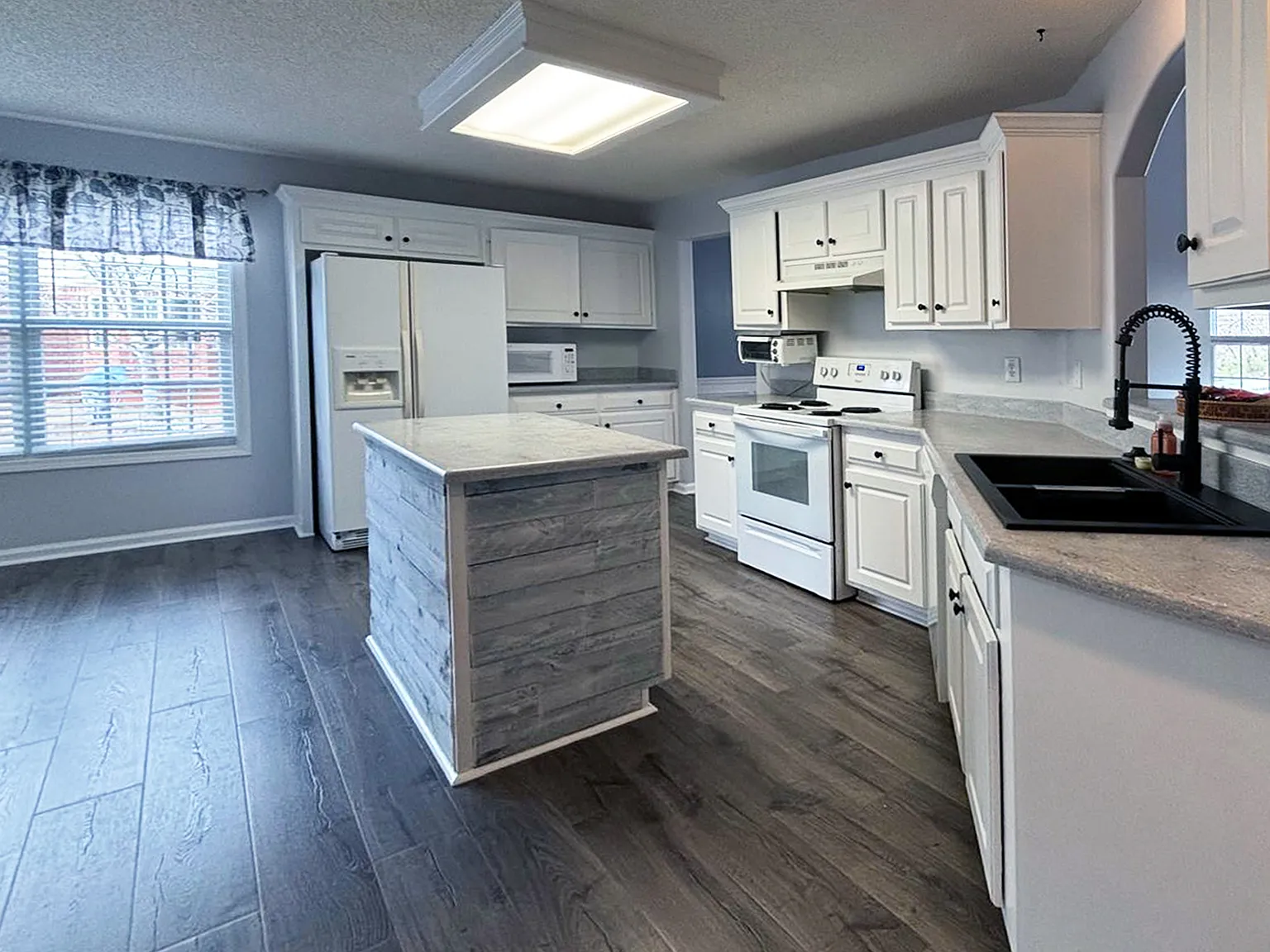 627 Teal Dr — Photo 4