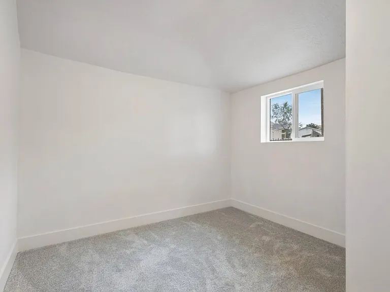 2085 N 900th St W — Photo 21