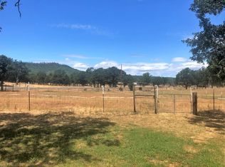 11740 Meadows Rd, Central Point, OR 97502