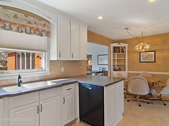 4th image of 1705 W Estates Dr