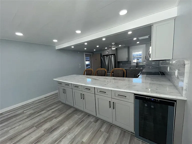 7625 Sun Island Dr S #108 — Photo 9