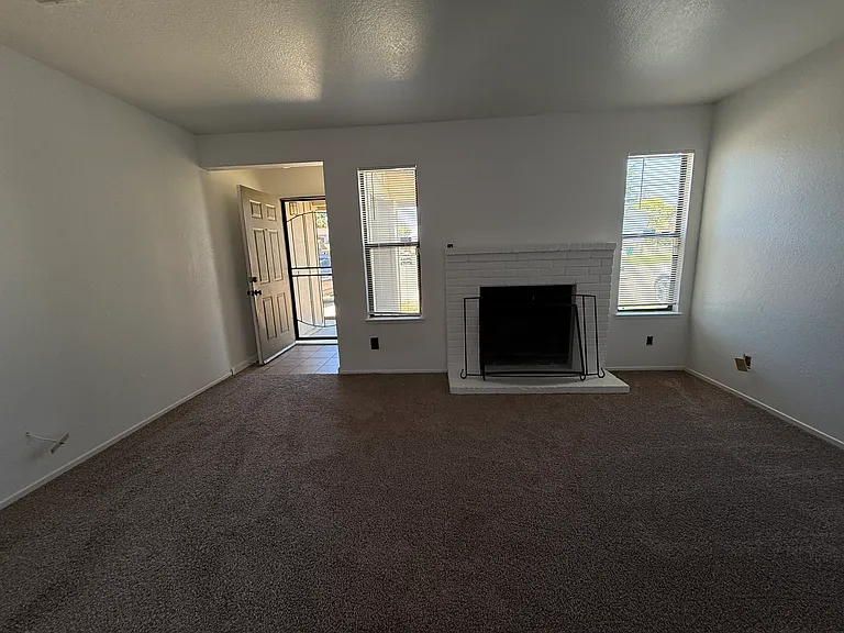 120 Adobe Ct #120 — Photo 4