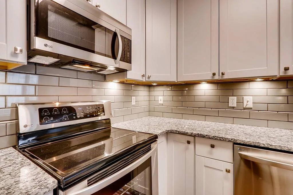 2 bed, 1187 sqft, $2,100 — Photo 2