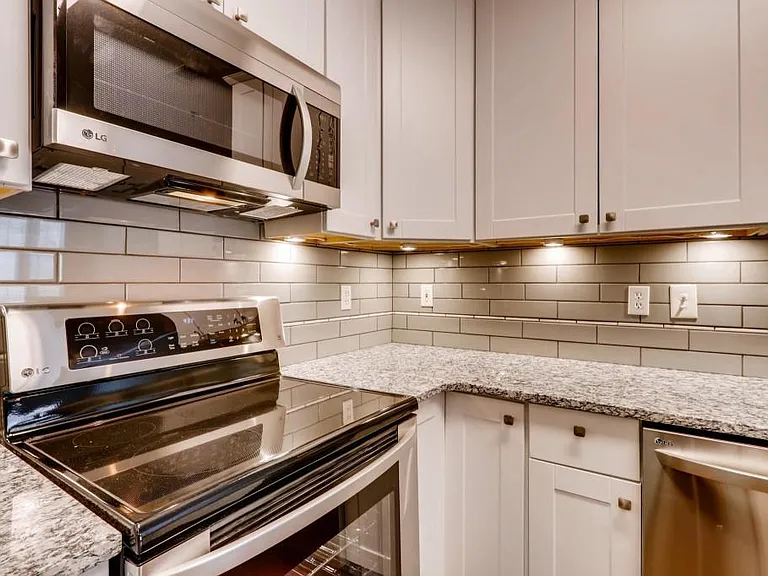 302 Spring Heights Ln SE #302 — Photo 2