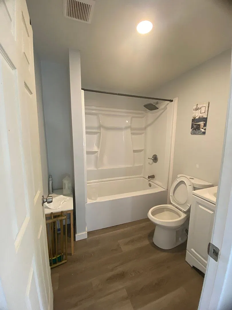 1380 Main St — Photo 3