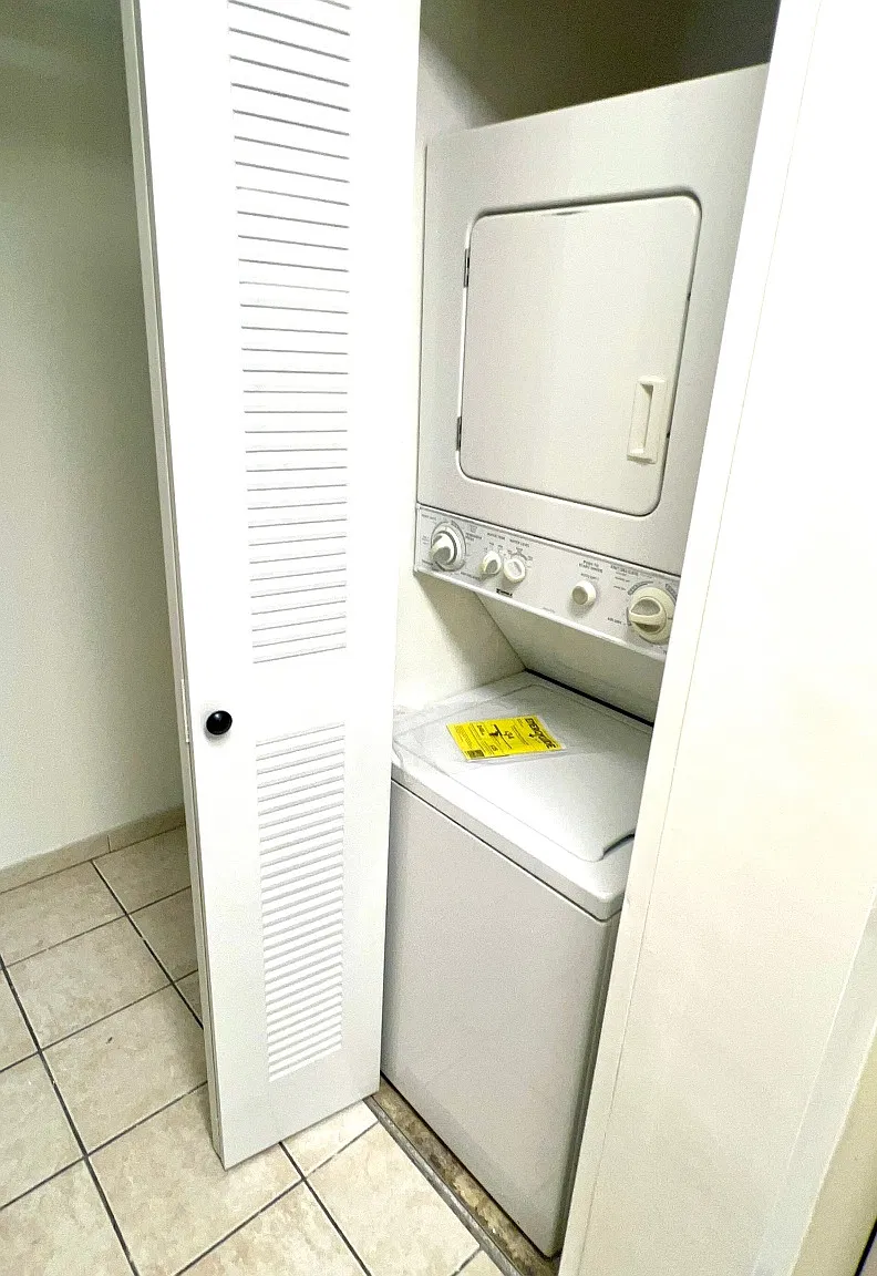 3 bed, 994 sqft, $2,500 — Photo 3