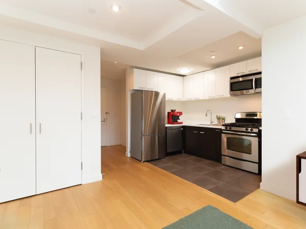 568 Union Avenue image 4 of 14