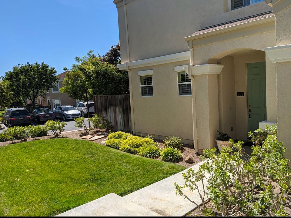 1st image of 858 Brea Ln #1