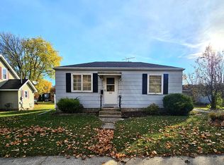 414 Adams Ave, Omro, WI 54963